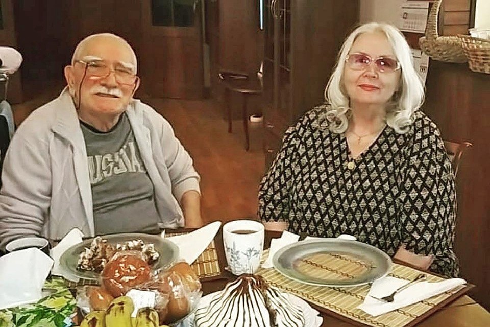 Татьяна Сергеевна Власова прилетела из Америки в Россию, потому что здесь ее ждет бывший муж Армен Борисович Джигарханян. Фото: Instagram.com