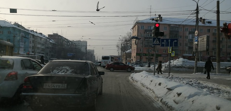Снег на пересечении пр-кта Ленина и ул. Северо-Западной Фото: Денис Перегудов