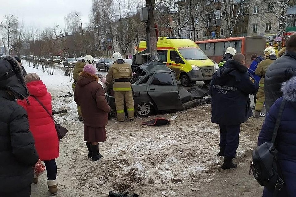 Водитель "Лады" скончался на месте. Фото: СОЦСЕТИ
