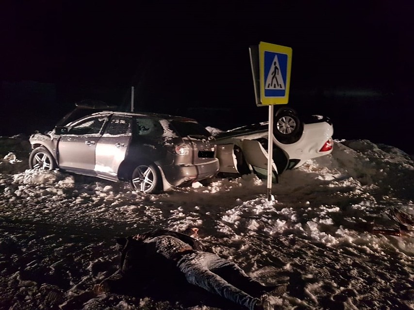 В служебной машине выживших не оказалось. Фото с сайта МЧС ЯНАО