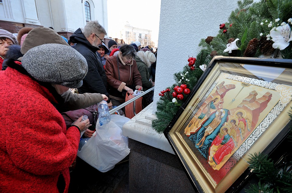 Для верующих Крещение Господне - один из самых почитаемых праздников Фото: Виталий ПАРУБОВ