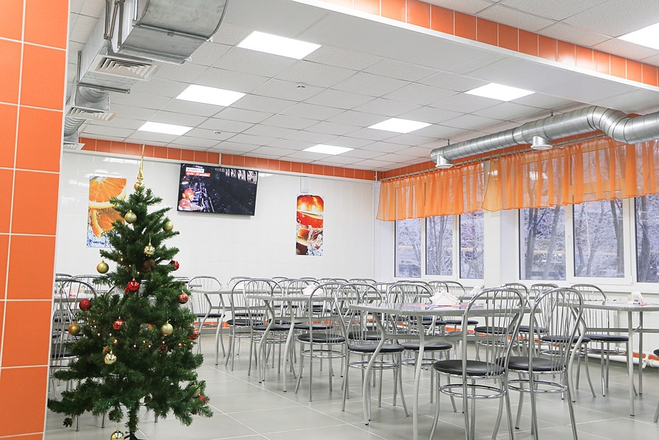 В обновленной столовой кислородно-компрессорного цеха сж