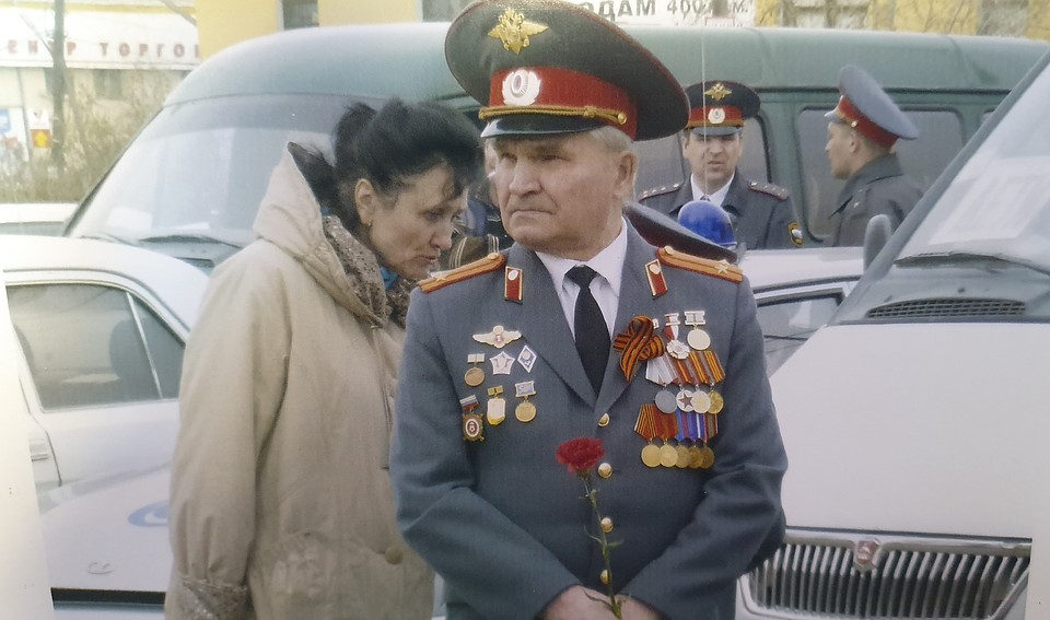 У него множество наград. Но самой дорогой Владимир Тойвович называет значок "Житель блокадного Ленинграда". Фото: Ася ЖУКОВА