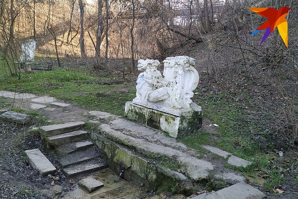 Родник в Долине Роз приведен в порядок Фото: Наталья СИНЯВСКАЯ