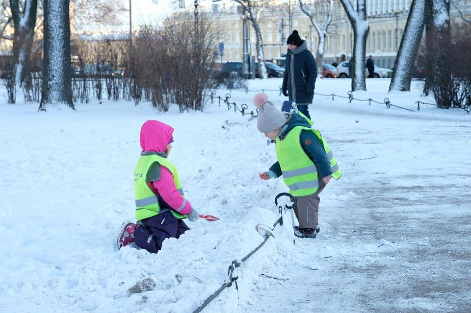 Снег растает уже в начале следующей недели, поэтому надо ловить момент Фото: Артем КИЛЬКИН