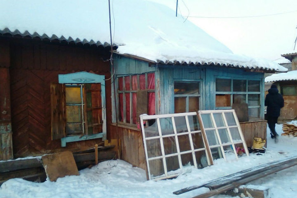 В доме даже нет пластиковых окон. Фото: личный архив семьи Глуховых
