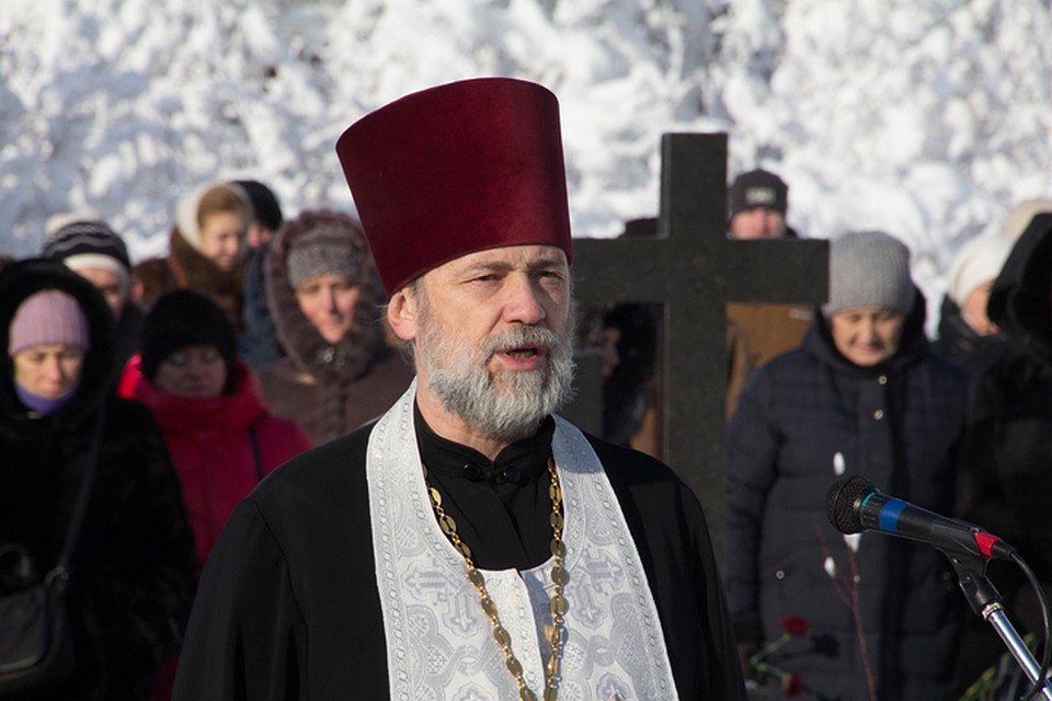 У памятника "Гиви" прошел молебен Фото: Андрей ТРУБЕЦКИЙ