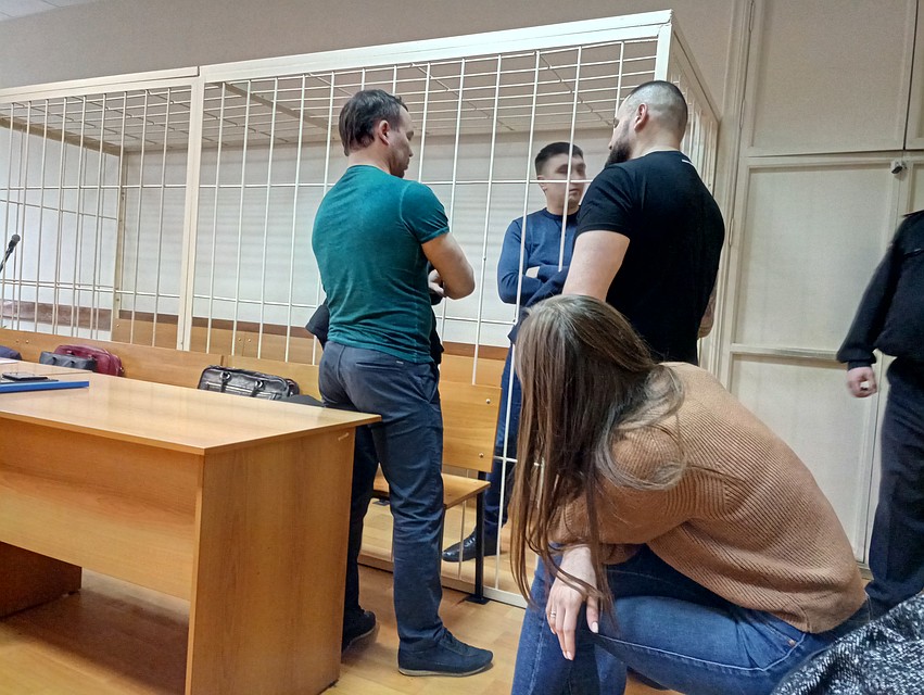 В суде Нещадимова всеми силами поддерживают жена, родственники и друзья Фото: Александра БУДАЕВА