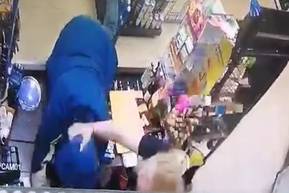 Продавщицы не растерялись