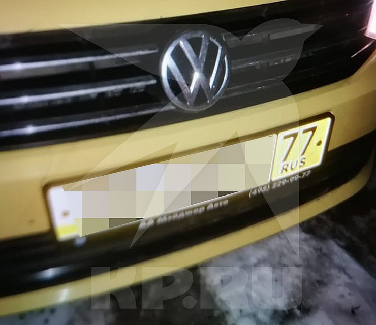 Автомобильный номер подозрительно дорогого такси китаец успел снять на телефон.