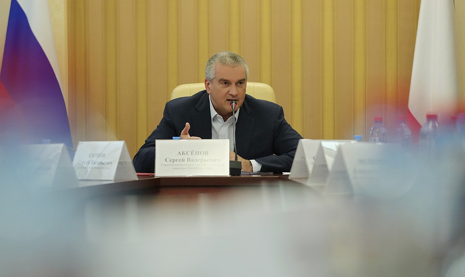 Аксенов пригрозил наказанием предпринимателям, которые вздумают спекулировать на коронавирусной панике. Фото: пресс-служба главы РК