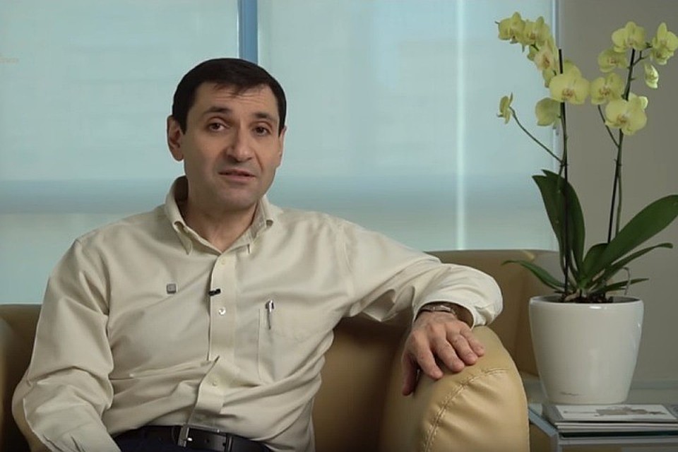 Медицинский директор Европейского Медицинского Центра (ЕМС) Евгений Аветисов. Фото: Кадр видео
