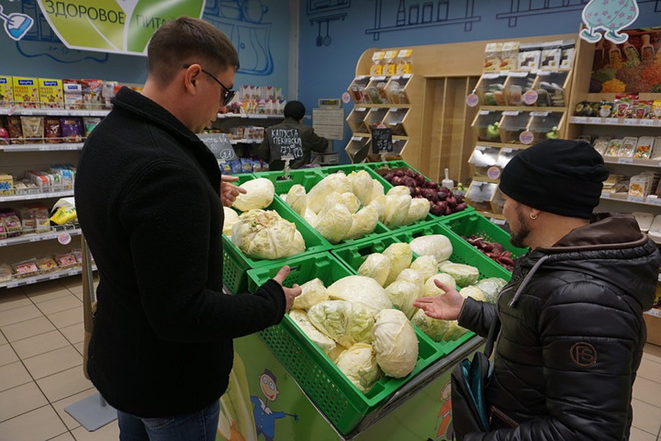 Ребята выбирают продукты со знанием дела. Фото: Юлия АНДРИЕНКО