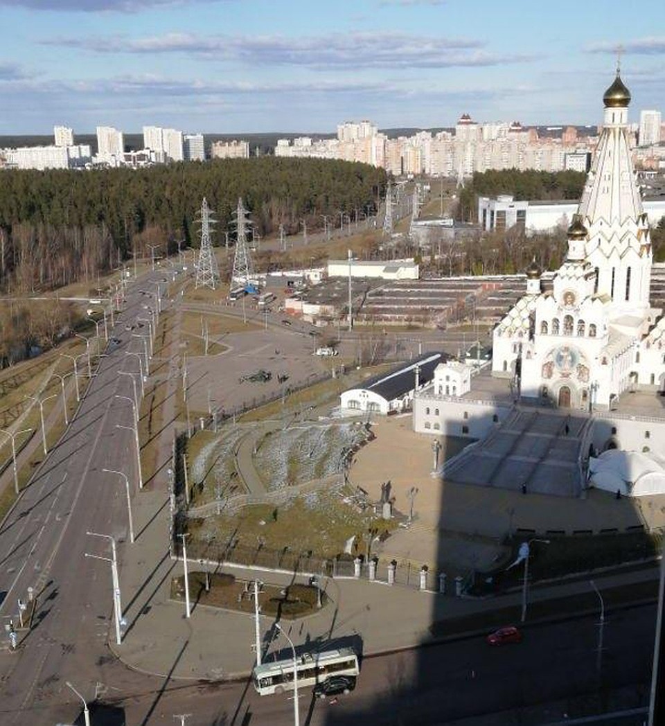 22 марта в храме-памятнике в честь Всех Святых в Минске состоялся молебен. Священнослужители провели обряд в том числе из-за ситуации с коронавирусом. Фото: телеграм-канал "Беларусь головного мозга".