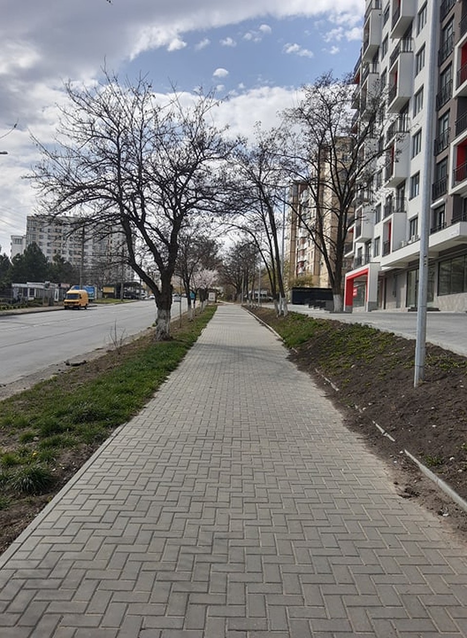 На улицах - белююдье (Фото: автор).
