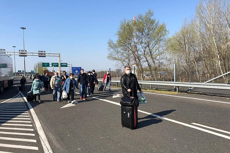 Для возвращающихся граждан открыли сухопутную границу. Фото: МИД.