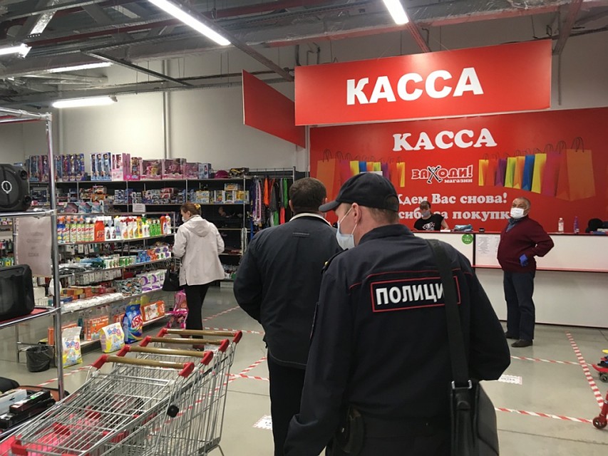 Проверки полиции в ТРК. Фото: пресс-служба ГУ МВД России по Челябинской области