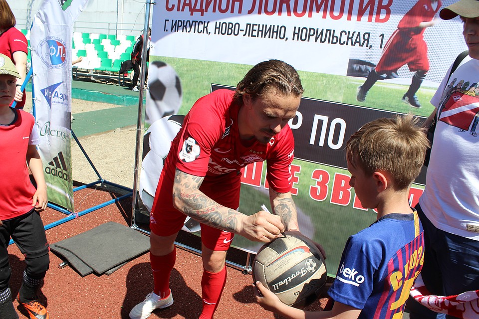 Футбол в Иркутске: воспитываем будущих Ещенко и Зобнина Фото: Андрей СИНЬКОВ