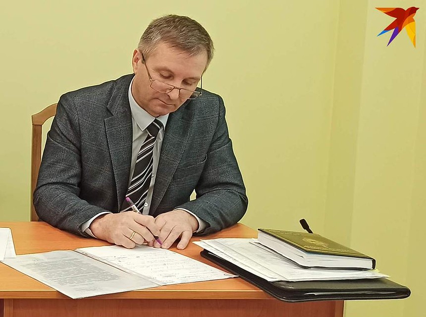 Начальник автовокзала в Бресте Николай Рудник говорит, что спрос на автобусы в Польшу большой. Фото: Оксана БРОВАЧ