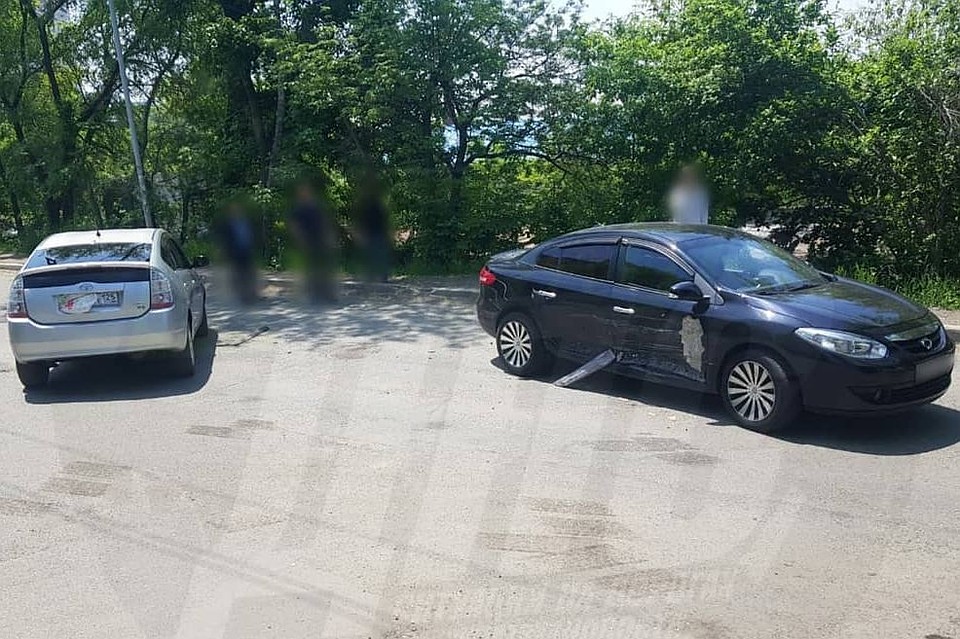 Автомобили не поделили дорогу на Кирова, 68. Фото: AK_VDK, dps_vl.