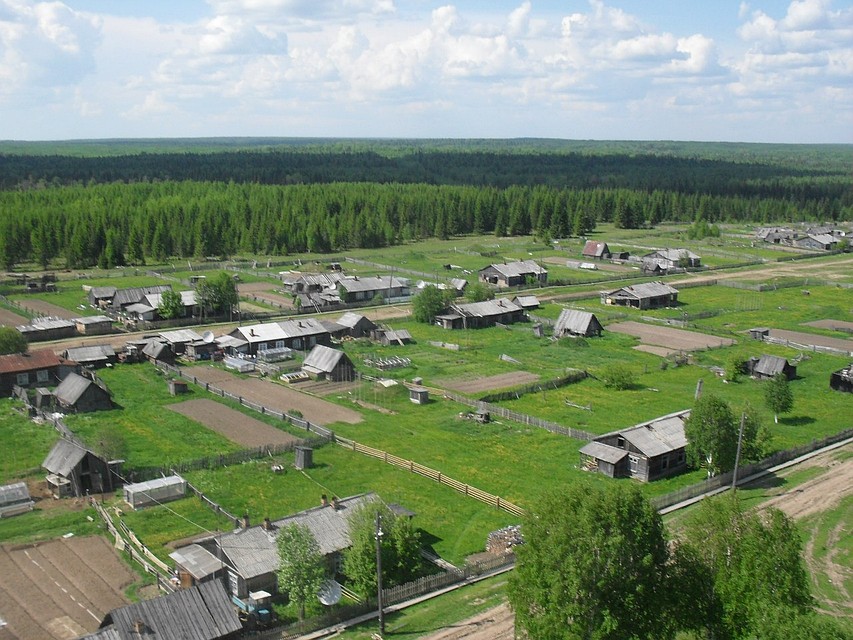 Село Лель со всех сторон окружено лесами. Фото: местных жителей.