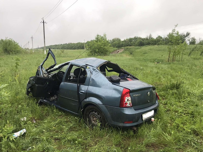 От удара Renault вылетел в кювет и перевернулся Фото: ГУ МВД России по Самарской области
