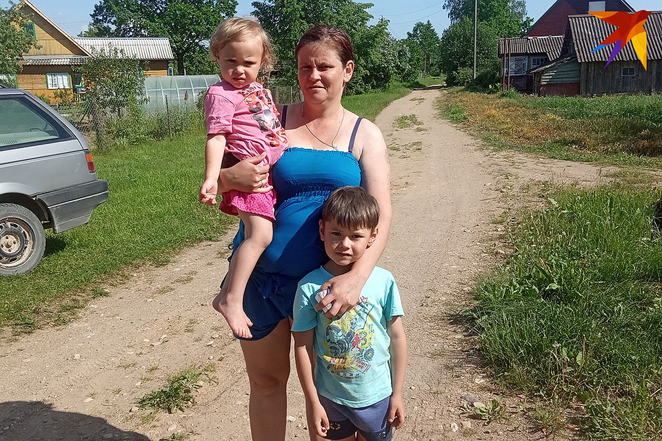 Светлана считает, что катер удобнее парома, быстрее плавает и реже ломается. Фото: Наталья ПАРТОЛИНА