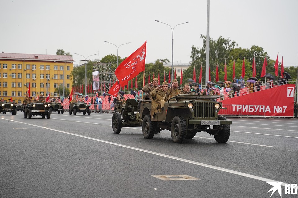 Историческая военная техника, восстановленная активистами - реконструкторами Фото: Светлана МАКОВЕЕВА