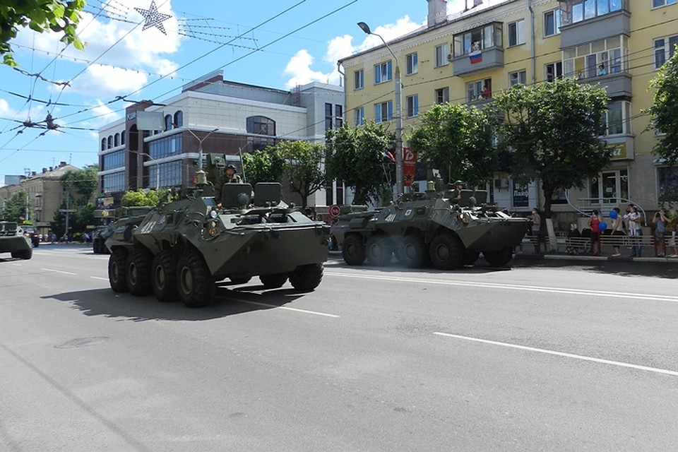 В след за людьми двинулась военная техника, которая состоит на службе российской армии. Фото: Мария Дедкова