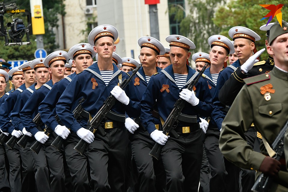 Парад Победы в Новороссийске Фото: Кирилл ВЕРШИНИН