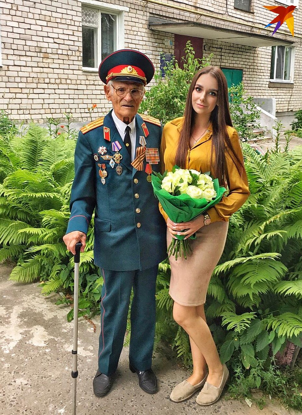 Автограф для девушки попросил ветеран Великой Отечественной Войны Николай Макарович Черных. Фото: предоставлено Екатериной Лабутиной
