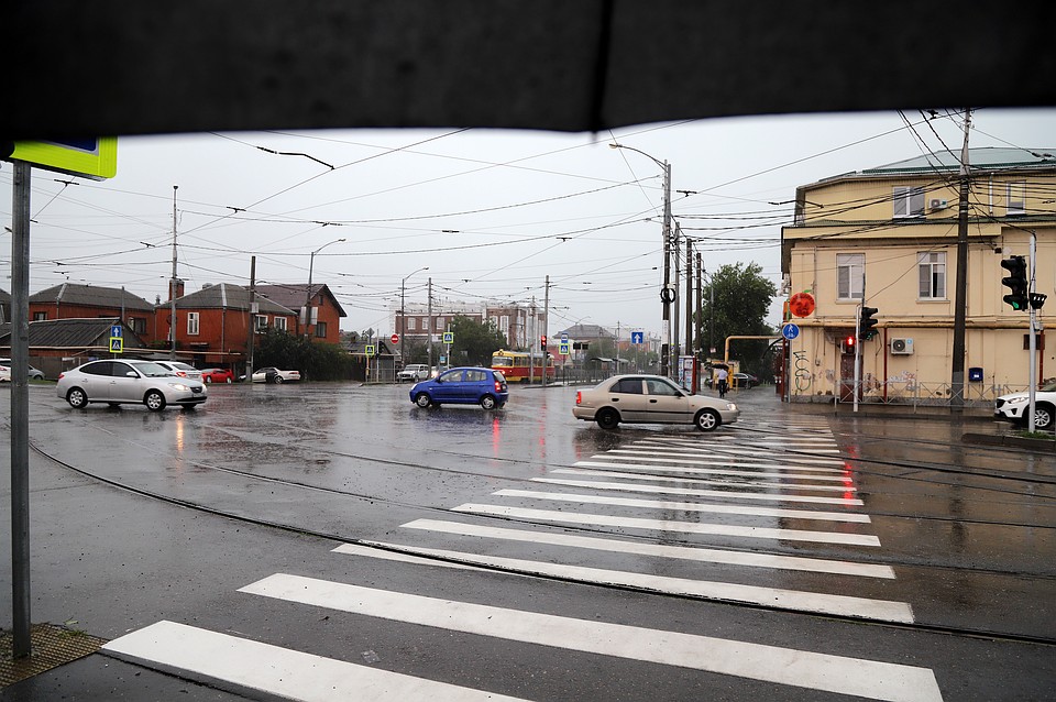 Ливень в Краснодаре 21 июля. Фото: Виталий КАРНАУХ