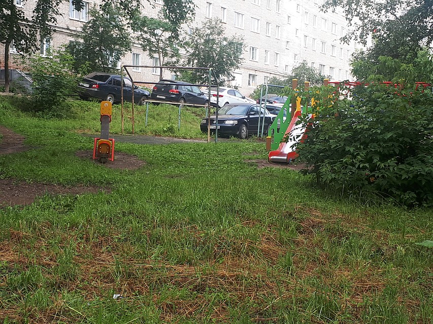 Олег Бекмеметьев отметил, что двор может стать очень красивым Фото: Анастасия Захарова