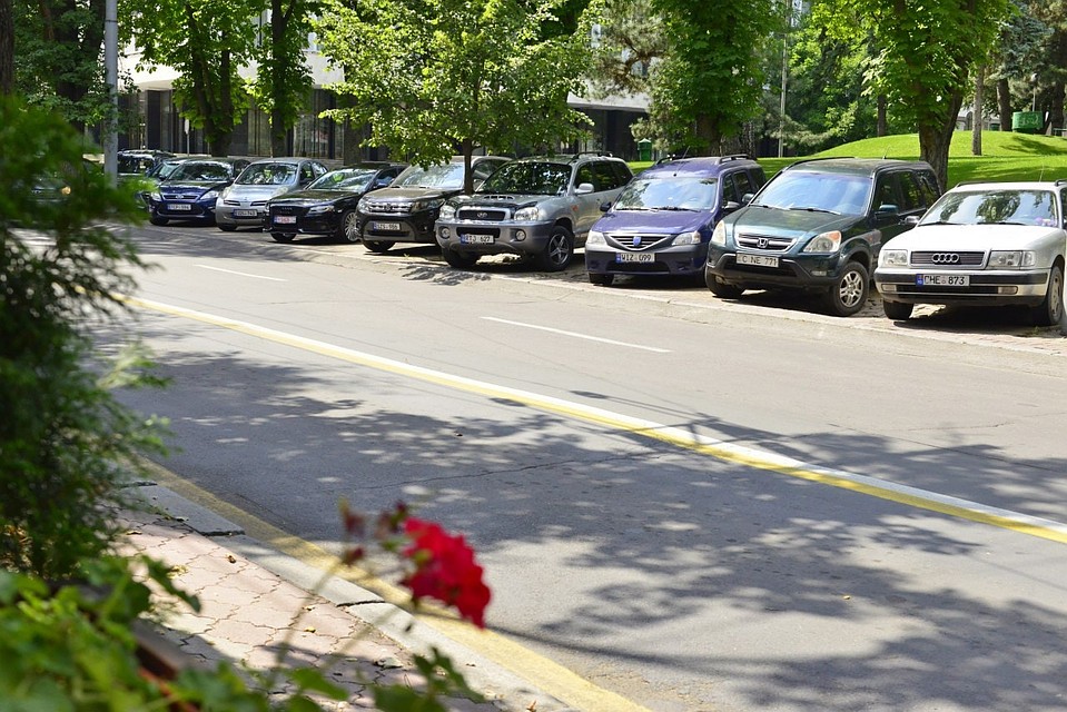 Ион Чебан потребовал ускорить решение проблемы парковок в столице