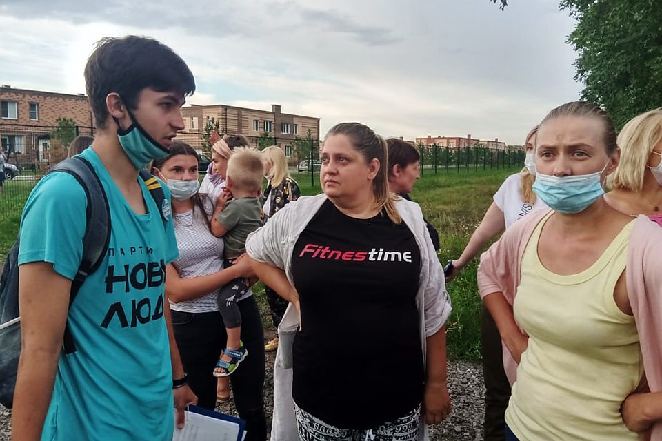 Сторонник партии «Новые люди» Елена Галичкина (в центре). Фото: Яна Шубейкина