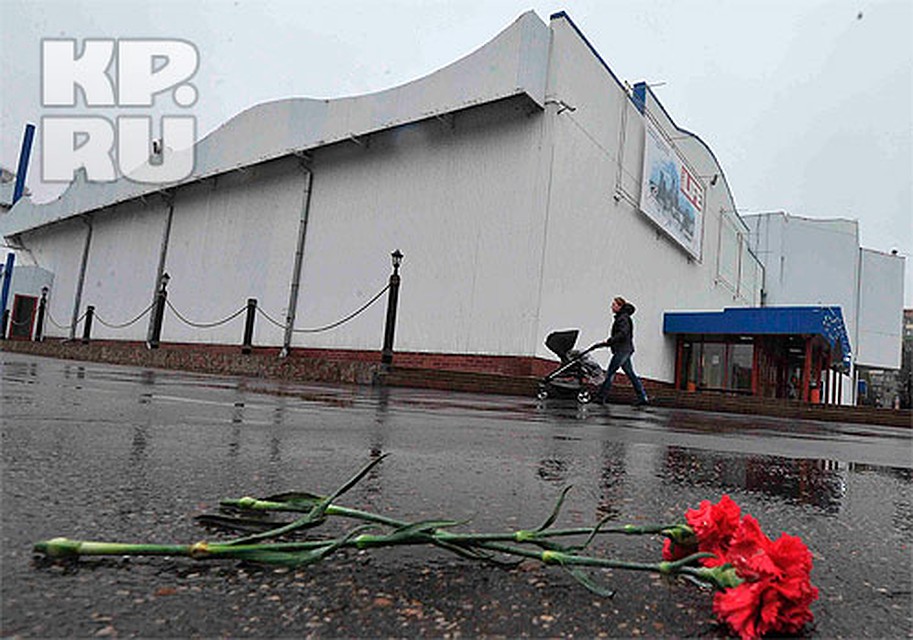 Торгово-развлекательный центра "Остров сокровищ", у входа в который произошло преступления. Фото: Владимир ВЕЛЕНГУРИН