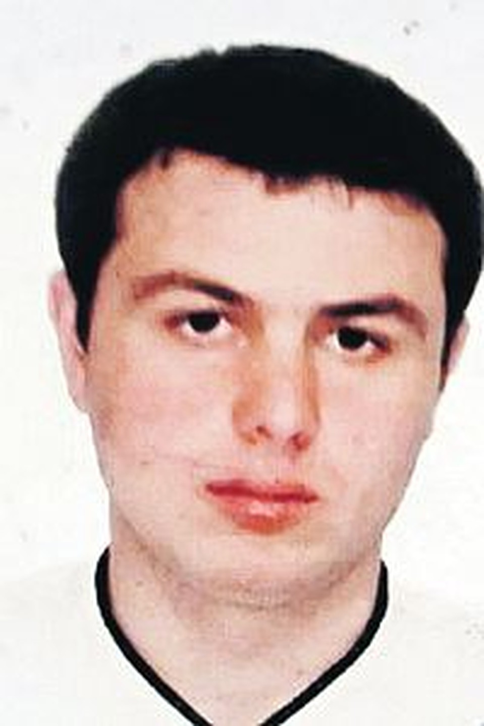 Это фото Наиля, сделанное 2 - 3 года назад. Просим всех, кому известно местонахождение этого человека, позвонить по телефону 8 (4967) 63-02-63 - дежурная часть УВД по Подольску.