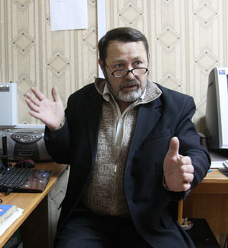 Директор школы Иван Иншков.
