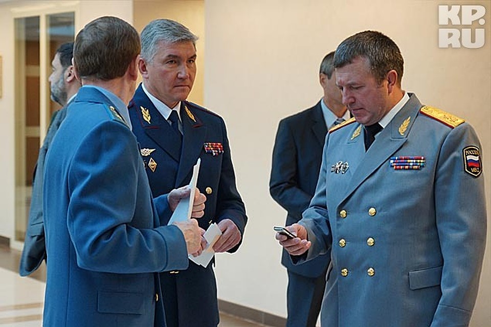 Михаил Бородин в окружении коллег Фото: Алексей БУЛАТОВ