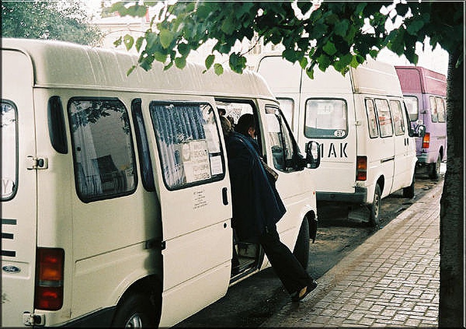 Ford Transit белорусской сборки в роли маршрутного такси.