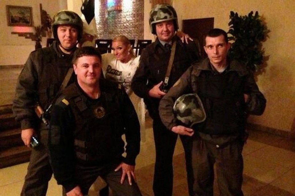 В Топках к Анастасии с просьбой сфотографироваться обратились... сотрудники частного охранного предприятия.