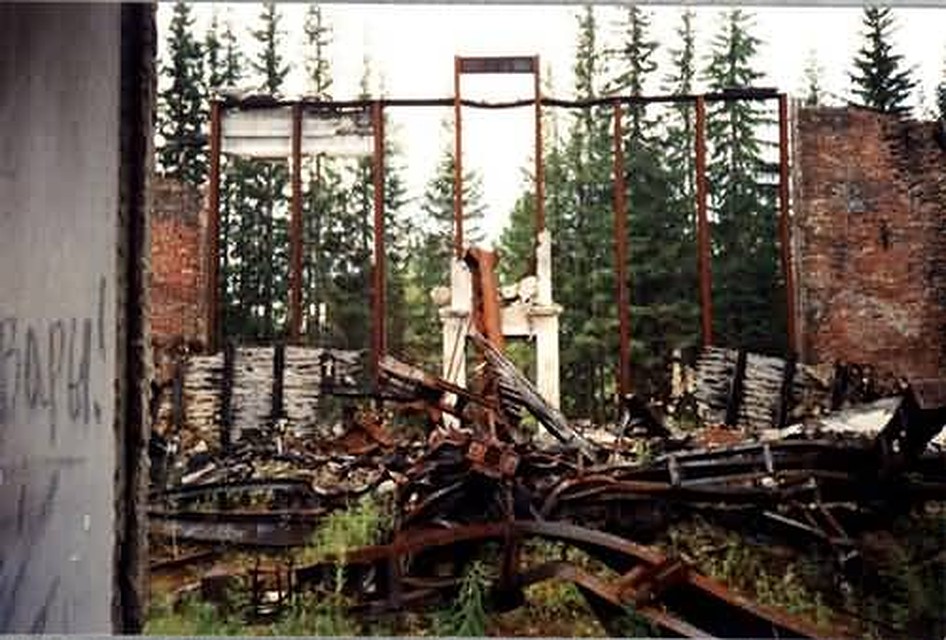 Сгоревшее здание Пантеона. 2001 год.