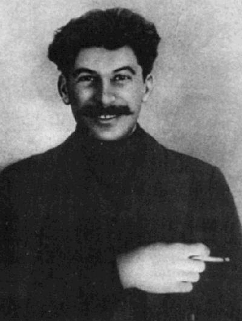 Сталин запомнился сибирякам роскошными усами
