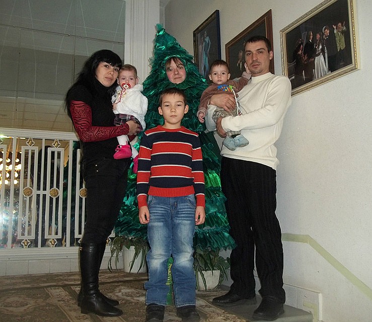 Счастливая семья зажила новой жизнью.