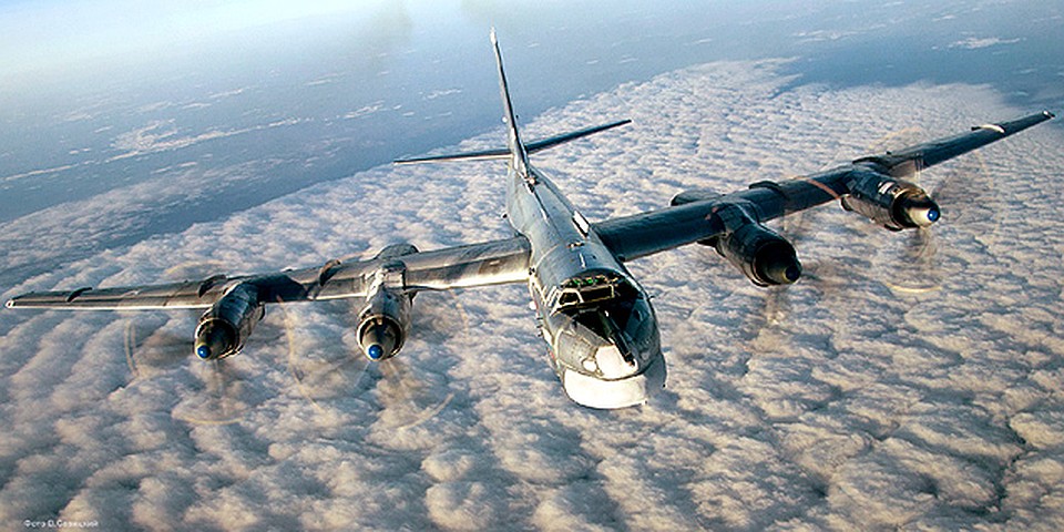 Бомбардировщик Ту-95МС. Фото сайта militaryrussia.ru.