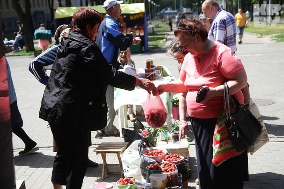 Мы вывели опытным путем: больше всего обвесов в уличных лотках. Фото: Павел МАРТИНЧИК