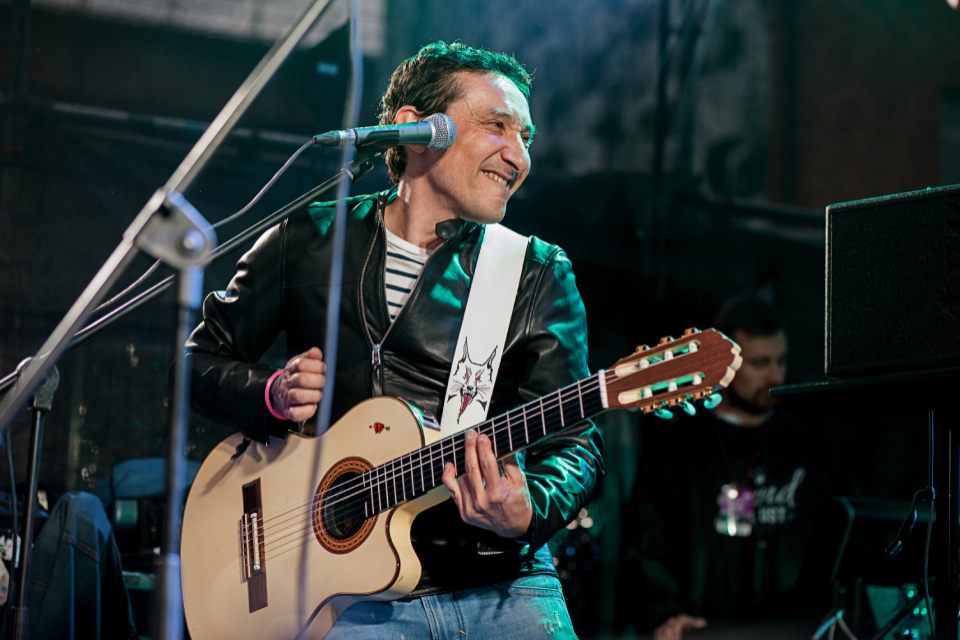 Евгений Хавтан рассказал о главном хите «Браво», каверах и юбилейном концерте