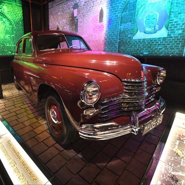 Выставка ретроавтомобилей «Парад Побед»