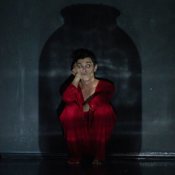 Спектакль «Вавилон» в Театре Практика