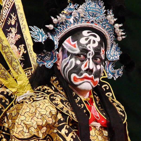 Отмена кантонской оперы «За кулисами»